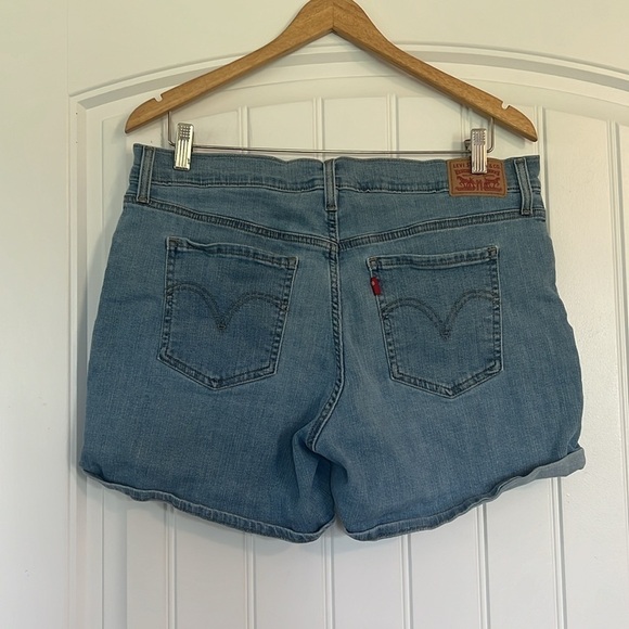 Levi’s mid length Jean Shorts Size 32 - Picture 2 of 5